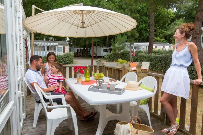 Camping Officiel Siblu Les Pierres Couchees Saint-Brevin-les-Pins Exterior foto